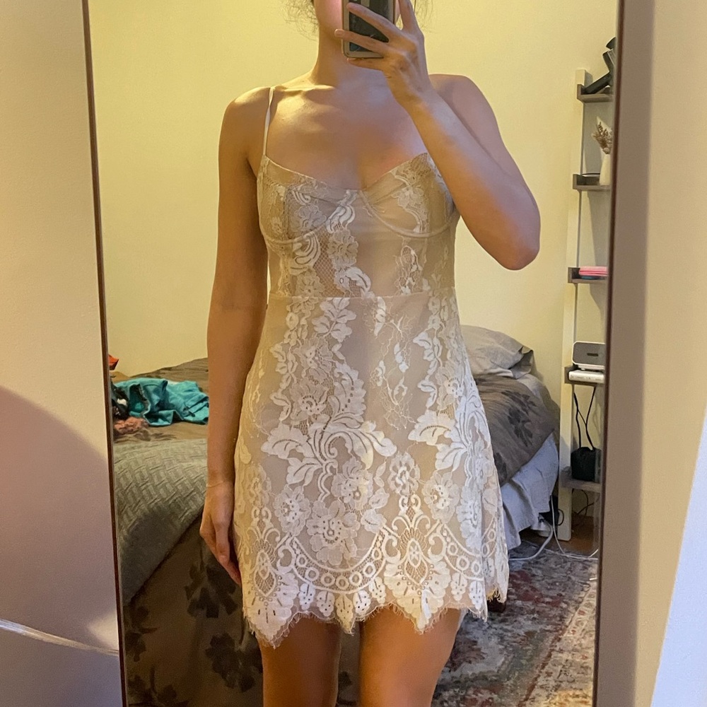 Storia Cream with White Lace Mini Dress (L)